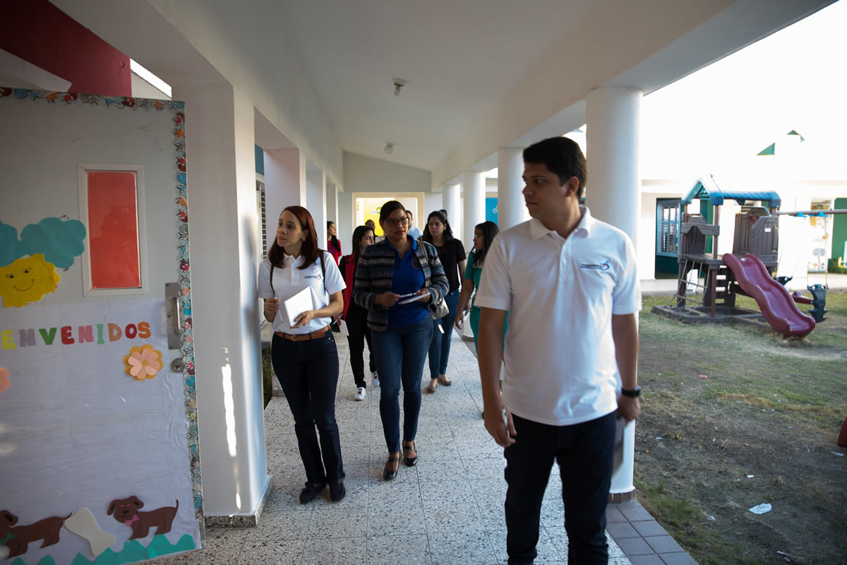 Equipo de DIGEPRES conoce servicios del INAIPI