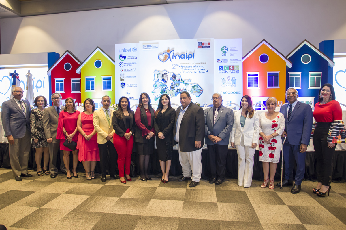 Representantes de las instituciones participantes en el  2do. Seminario internacional “Primera infancia, gobiernos locales y gestión territorial”