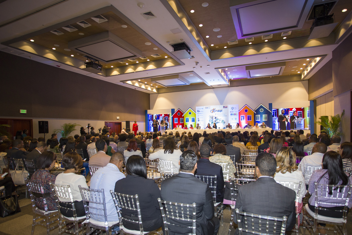 Vista genérica de los participantes del evento