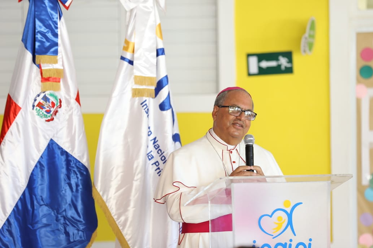 Monseñor Ramón Benito Ángeles llama a las familias a fomentar la Lactancia Materna, porque garantiza la salud y el desarrollo del bebé