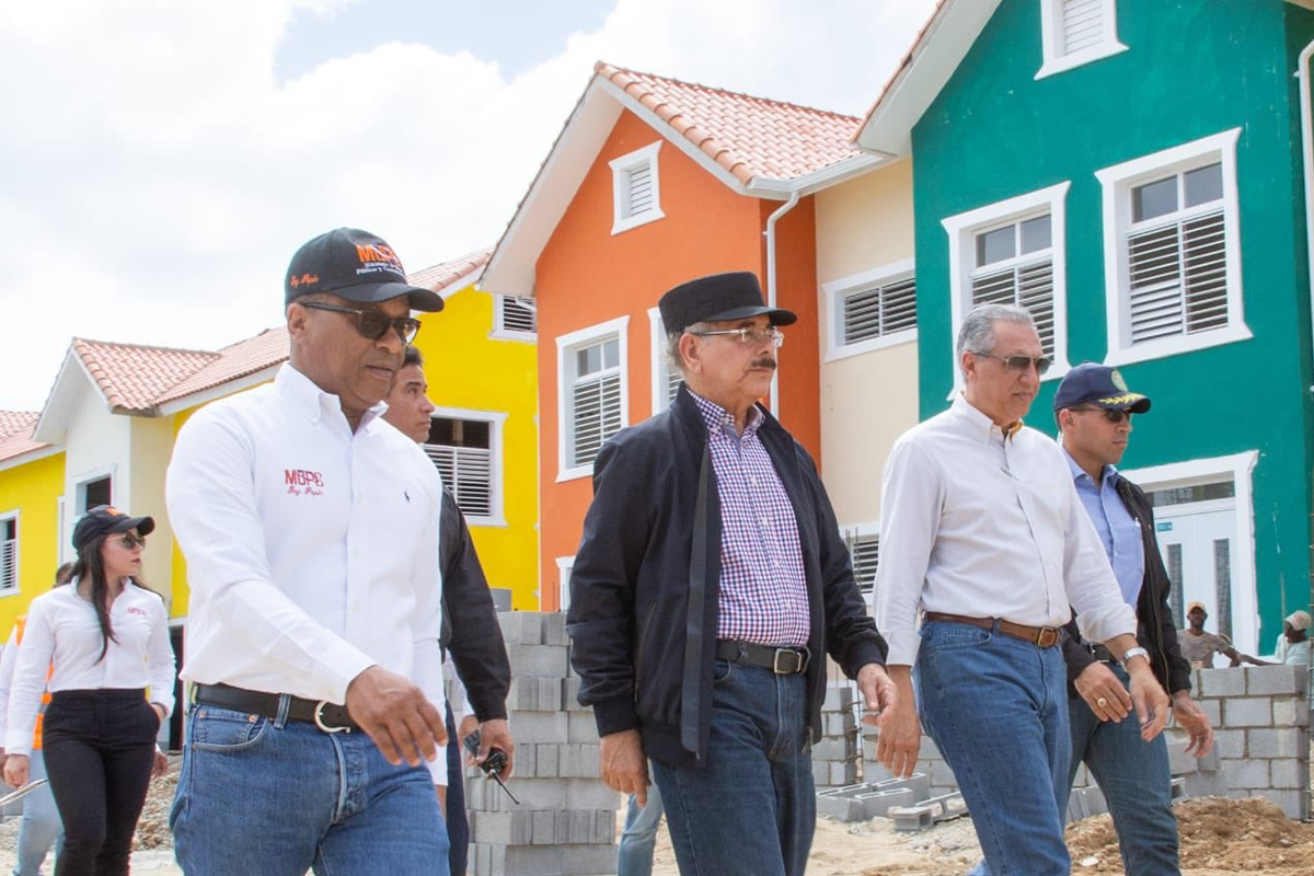 Presidente constata avances construcción Circunvalación SD, Hospital Boca Chica, estancias, CAID y Palacio Justicia provincia Santo Domingo