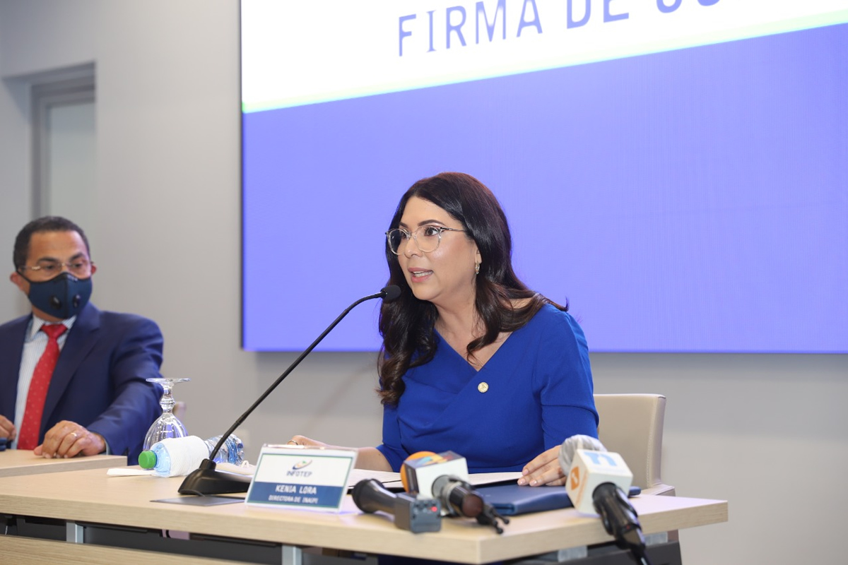 Kenia Lora, directora ejecutiva del INAIPI 