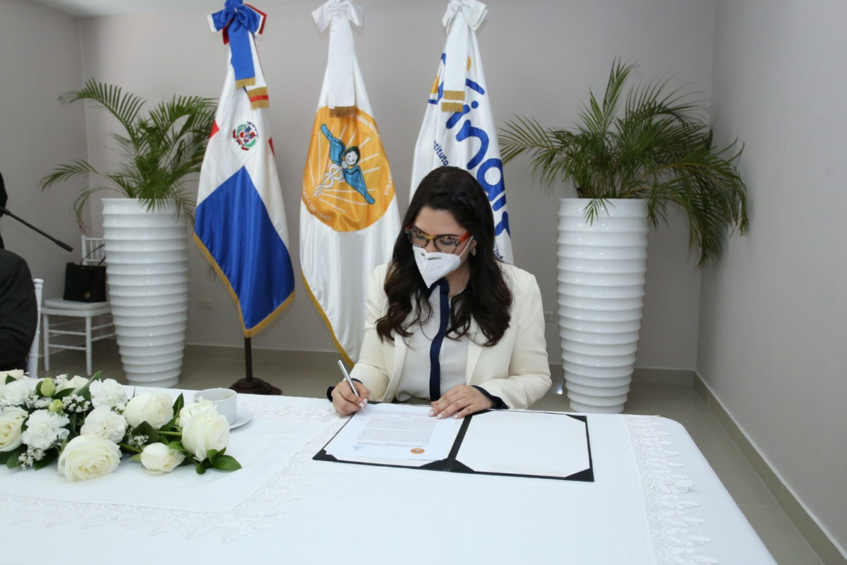 Kenia Lora, directora ejecutiva del INAIPI