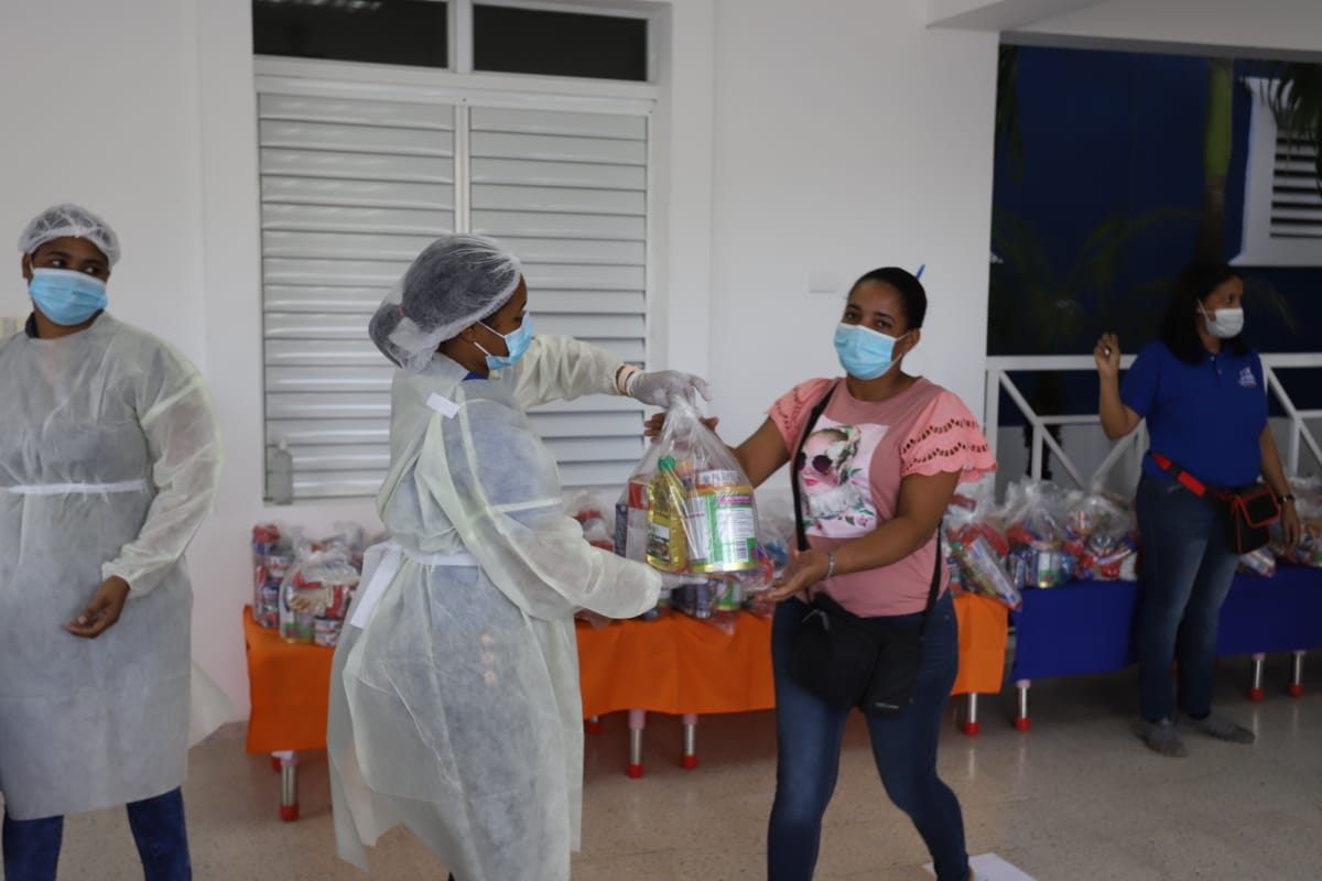 La Directora ejecutiva de INAIPI Besaida Manola Santana en recorrido CAIPI La Malena, Higuey