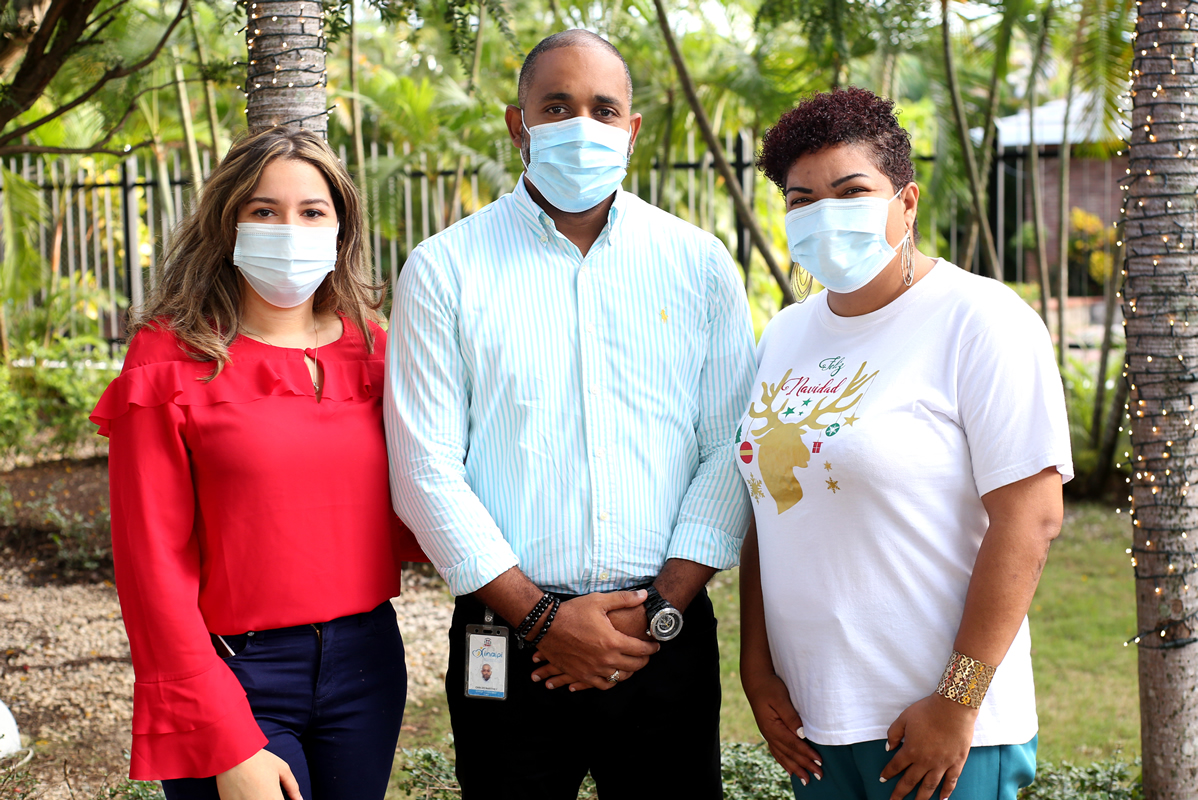 Viannerys Suárez, Carlos Martínez y Johanna Hiciano
