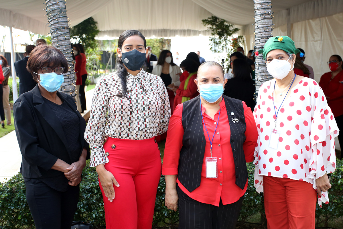Gregoria Montaño, Trinidad Luciano, Ángela Hernández y Elizabeth Valenzuela