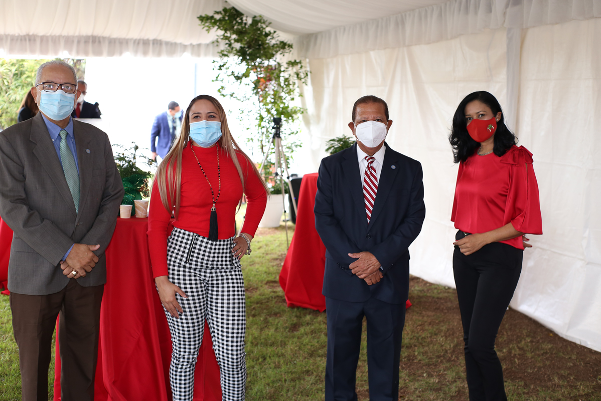 Manuel Tejeda, Evelin Florencio, Juan Tomás Méndez y Nilka Martínez