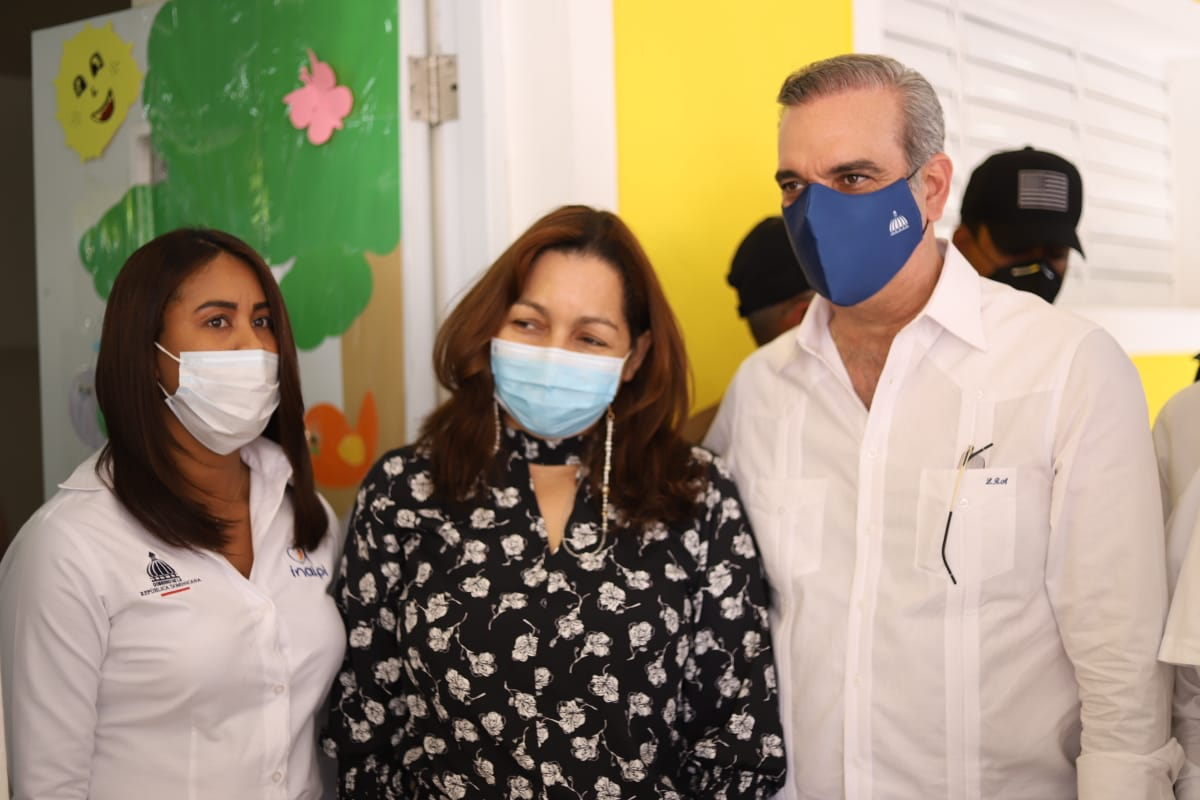 Presidente Luis Abinader visita Caipi en Azua 
