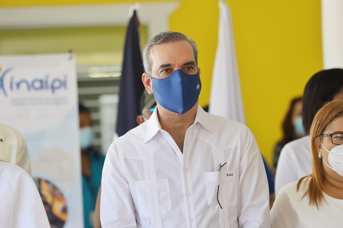 Presidente Luis Abinader visita Caipi en Azua 