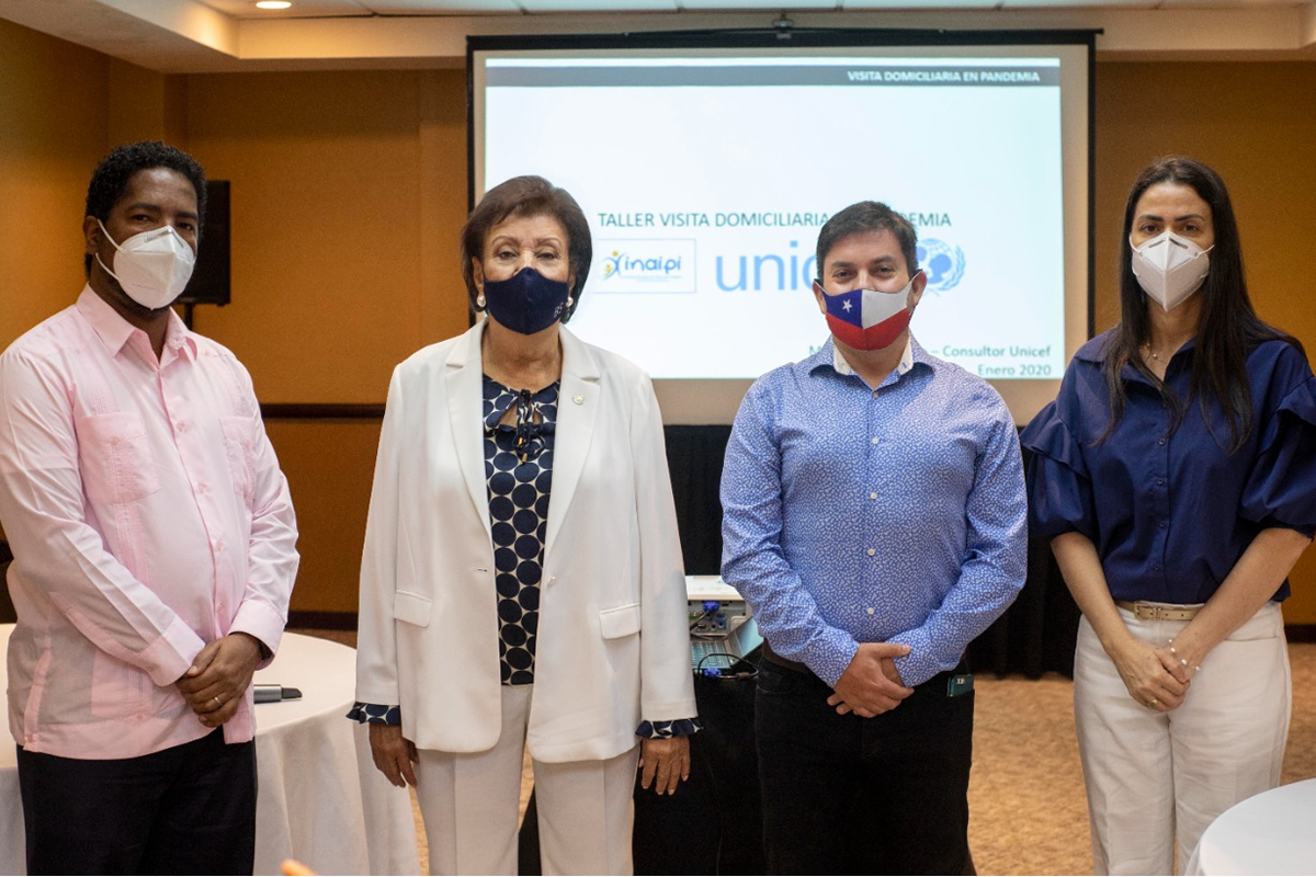 Eladio Jiménez, oficial de Desarrollo Infantil de Unicef, Besaida Manola Santana, directora ejecutiva del Inaipi, Mario Toledo, consultor de Unicef y Yanett Rodríguez, subdirectora de Gestión Institucional del Inaipi