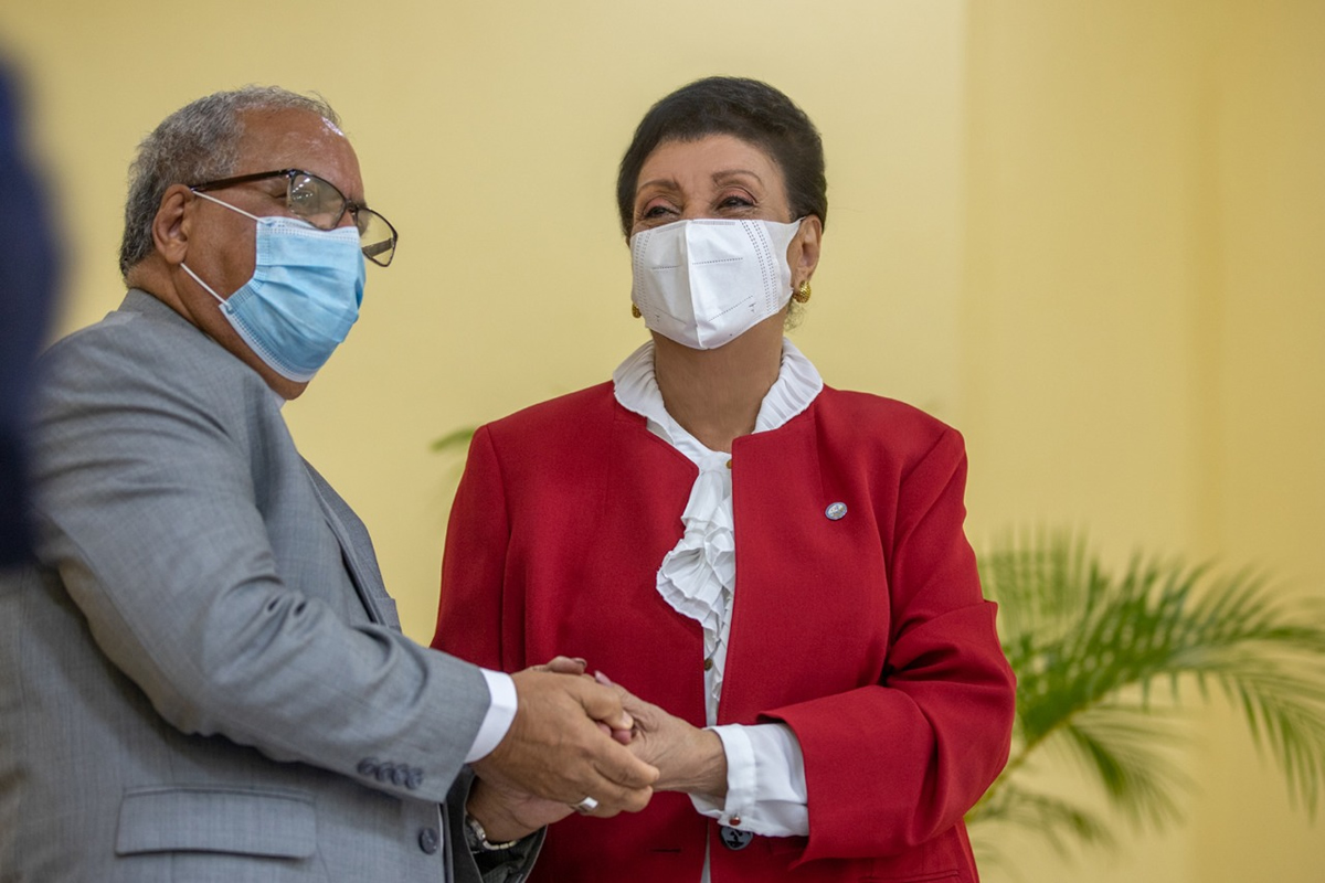 Universidad Católica Santo Domingo e INAIPI se unen en favor de Primera Infancia