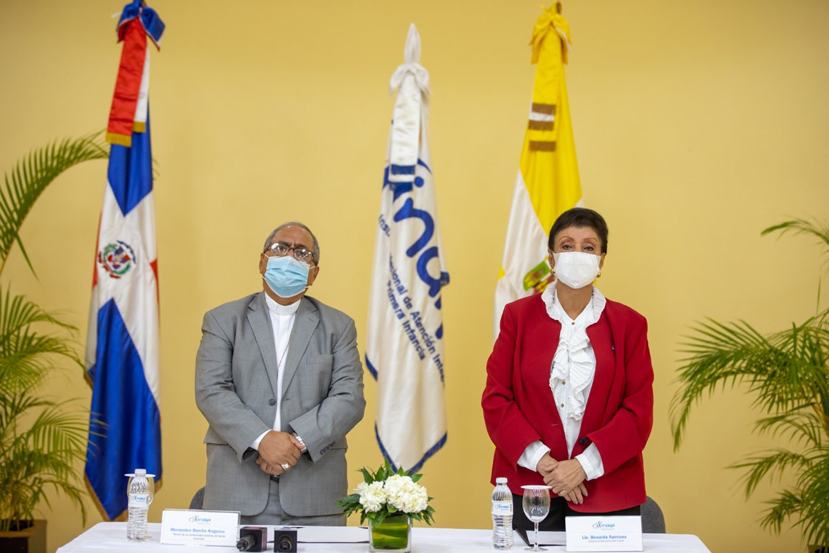 Universidad Católica Santo Domingo e INAIPI se unen en favor de Primera Infancia