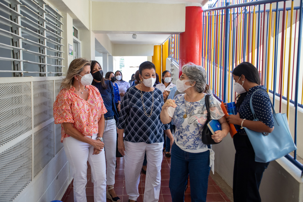 Equipo directivo de INAIPI recorre Estancias Infantiles en Santiago