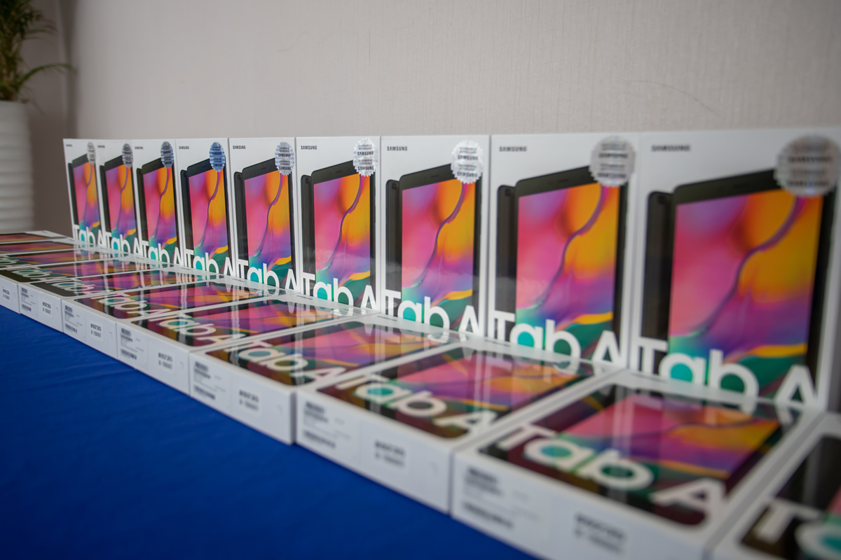 Tabletas electrónicas donadas por UNICEF al Inaipi