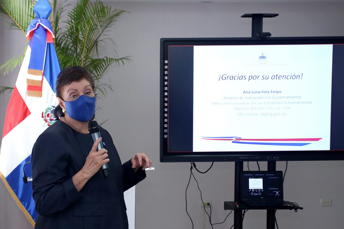 Dirección General de Ética y Transparencia Gubernamental imparte taller a personal del Inaipi