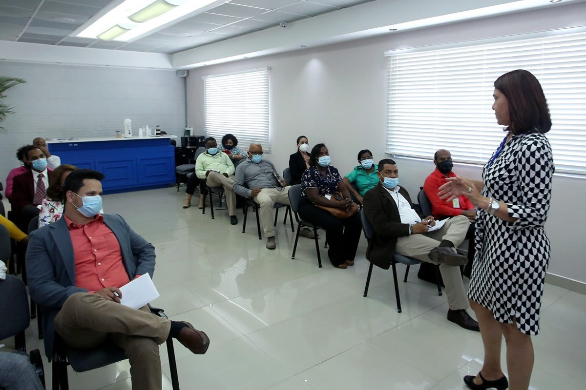  Inaipi imparte taller sobre violencia de género 