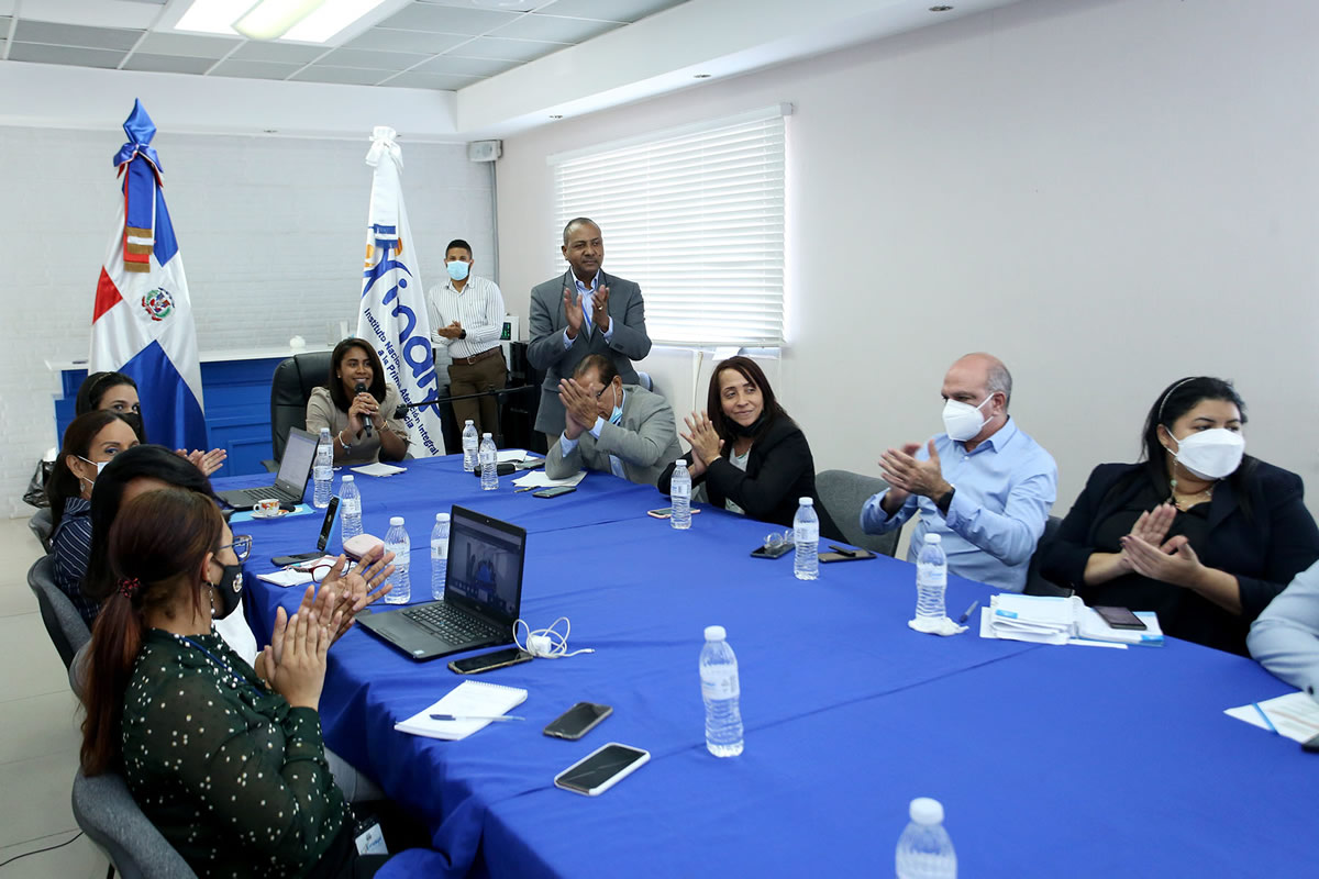 Primera Dama y directora del Inaipi encabezan reunión virtual del Inaipi previo a apertura de servicios