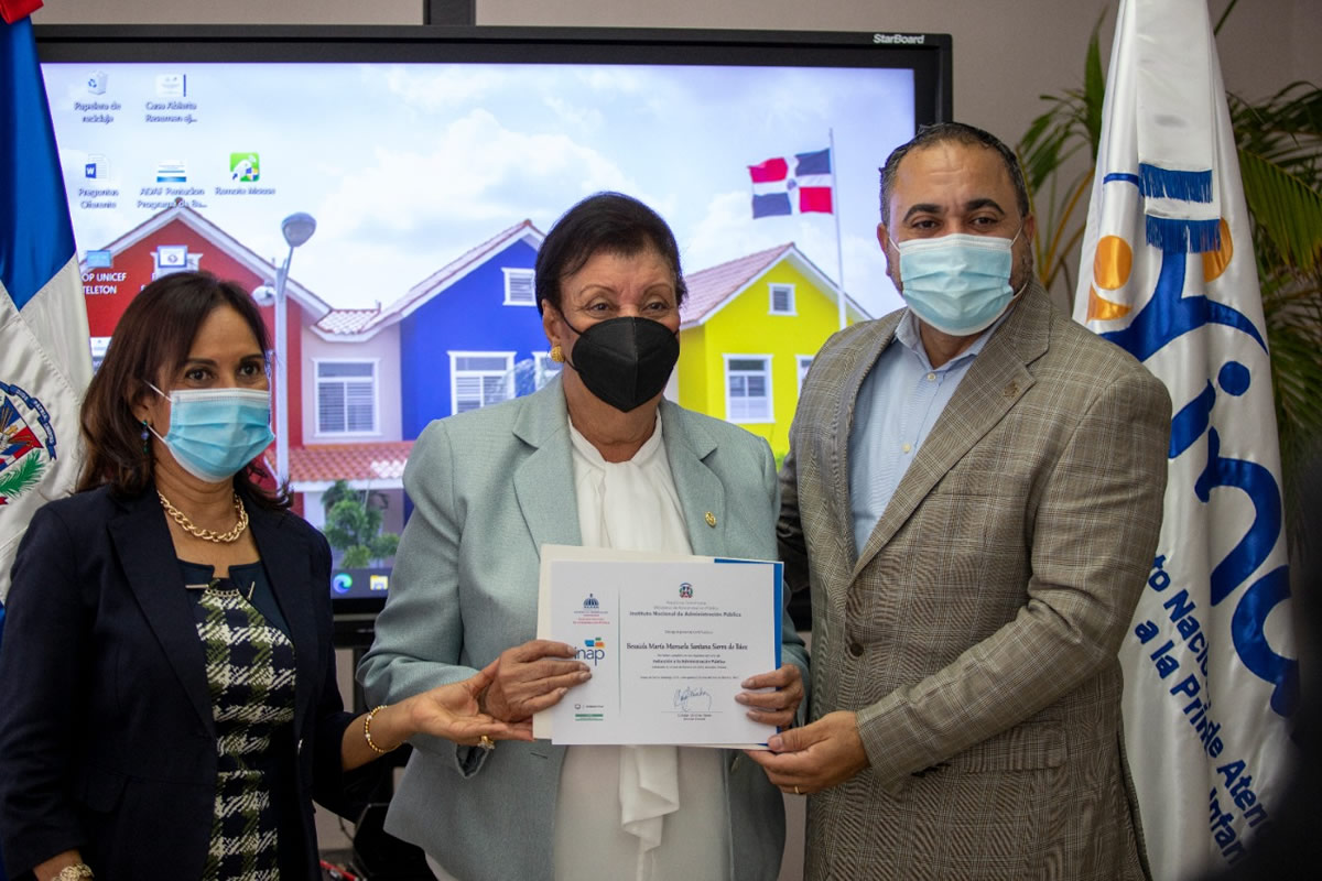 INAP entrega certificados al equipo gerencial del Inaipi