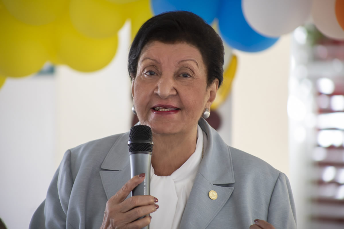 Directora ejecutiva del Inaipi encabeza actos de apertura de año escolar 21-22
