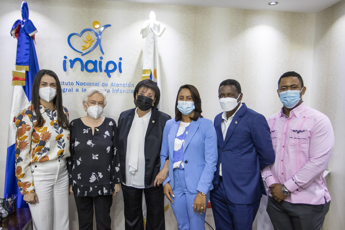 Directora del Inaipi recibe la visita de Milagros Ortiz Bosch