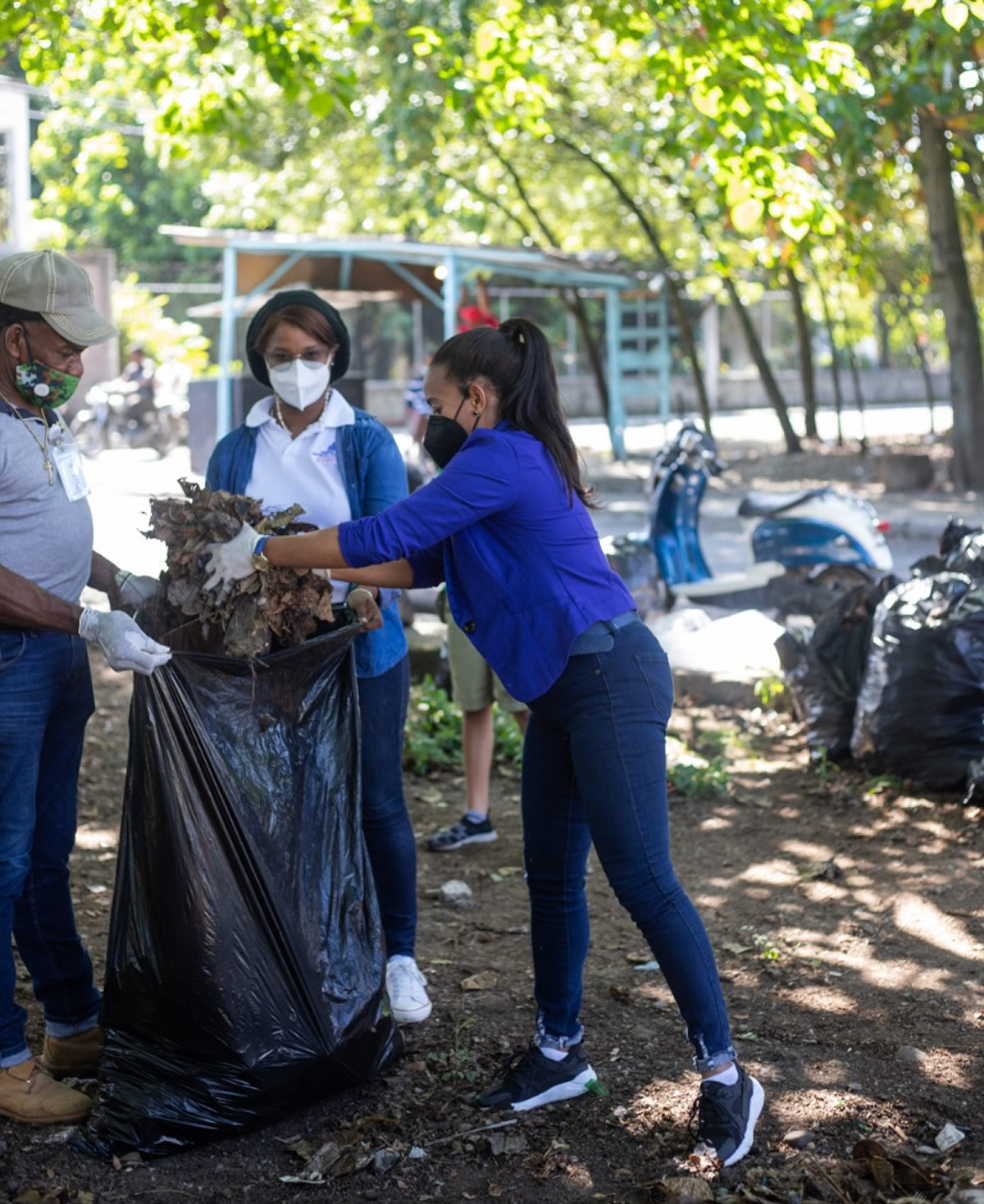 Inaipi planta 170 árboles en jornada de reforestación en la cuenca del Río Yuna 
