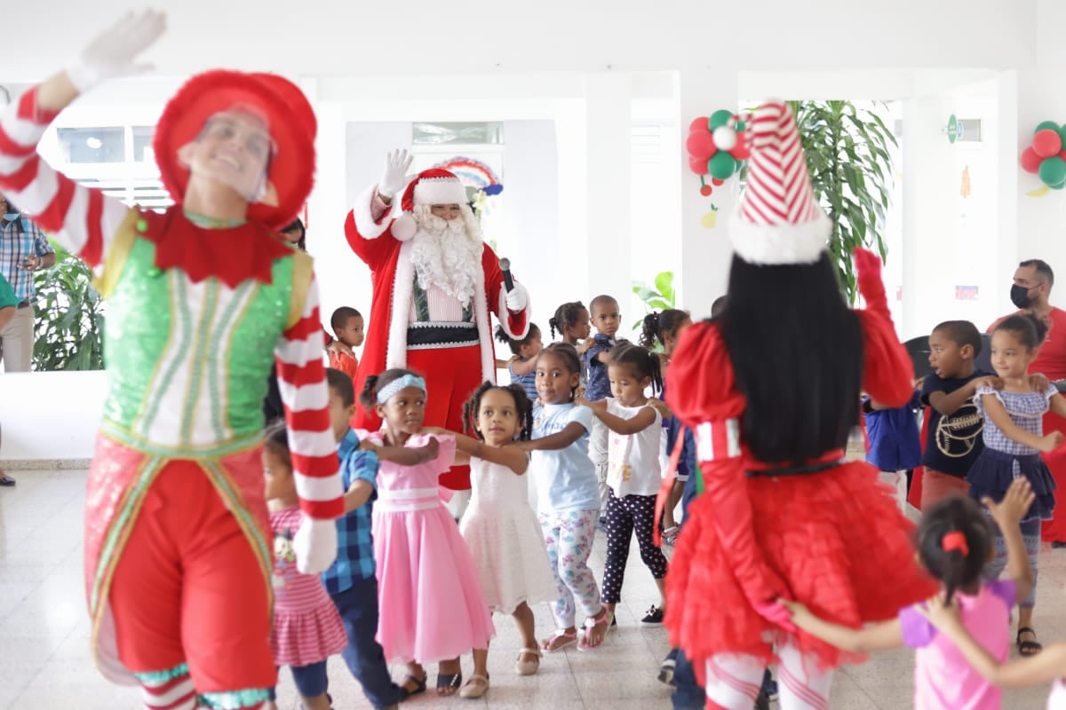 Con el apoyo del voluntariado Banreservas Inaipi inicia festividades navideñas para infantes de centros Caipi y CAFI
