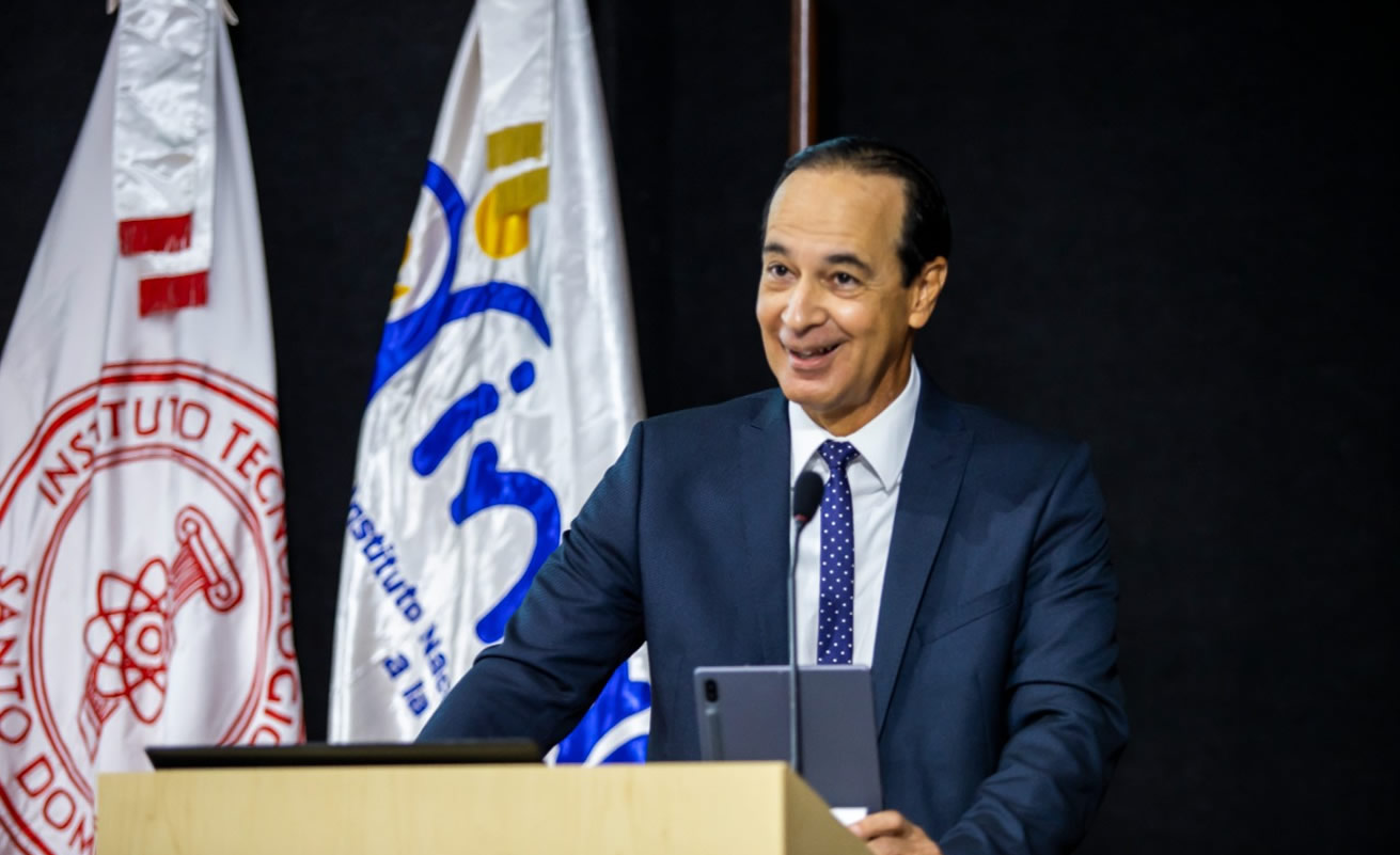 Arturo del Villar, vicerrector Académico del INTEC