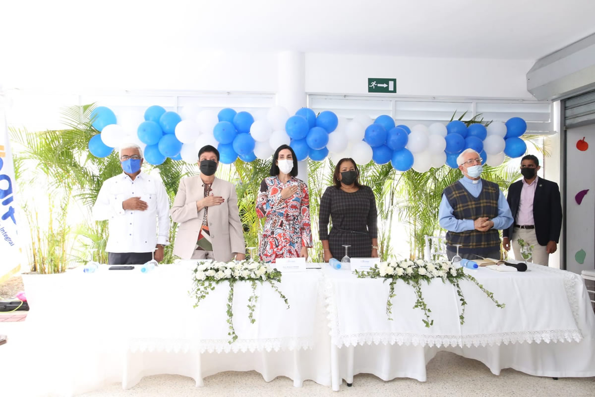 La primera dama y la directora del Inaipi inauguran servicios en dos Caipi en Santo Domingo Este