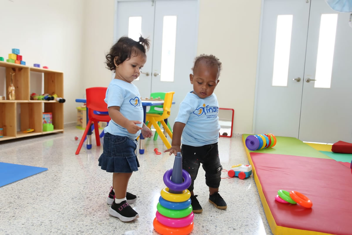 Niños del Centro en su nueva aula