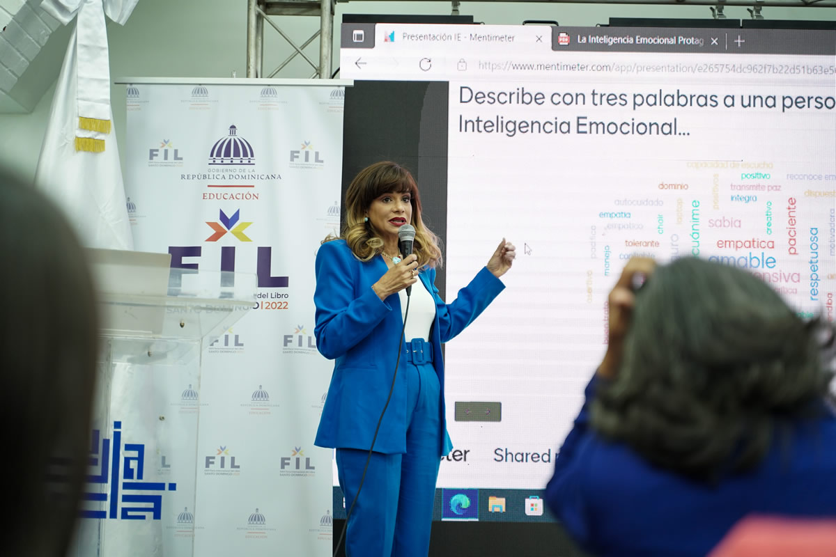 Nancy Patricia Cano, Asesora de Desarrollo Infantil del INAIPI,  expositora de la Conferencia
