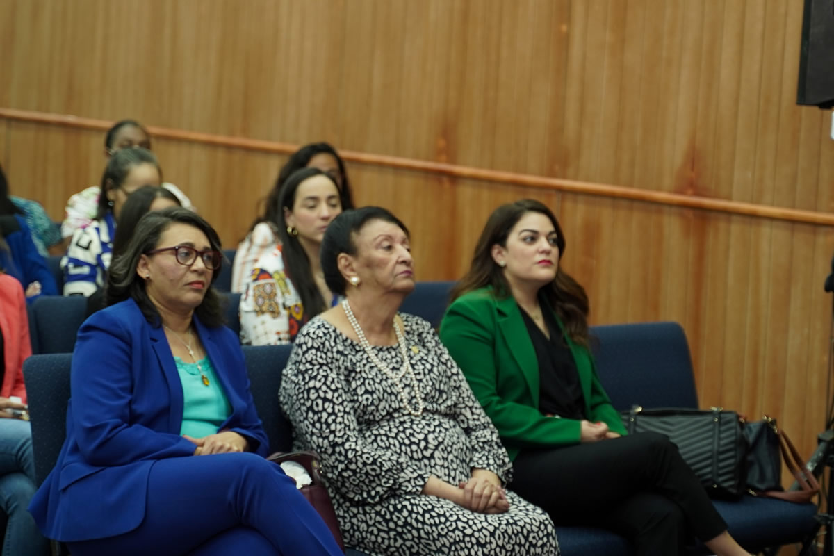 Elvira de la Cruz, directora del Nivel Inicial del MINERD, Besaida Santana; directora ejecutiva del Inaipi y Penélope Melo; directora de desarrollo Infantil del Inaipi   