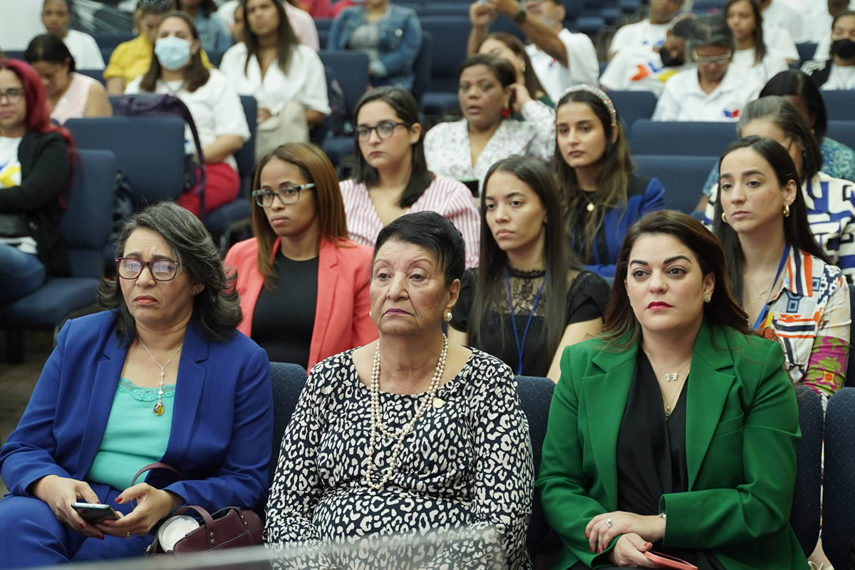 Elvira de la Cruz, directora del Nivel Inicial del MINERD, Besaida Santana; directora ejecutiva del Inaipi y Penélope Melo; directora de desarrollo Infantil del Inaipi