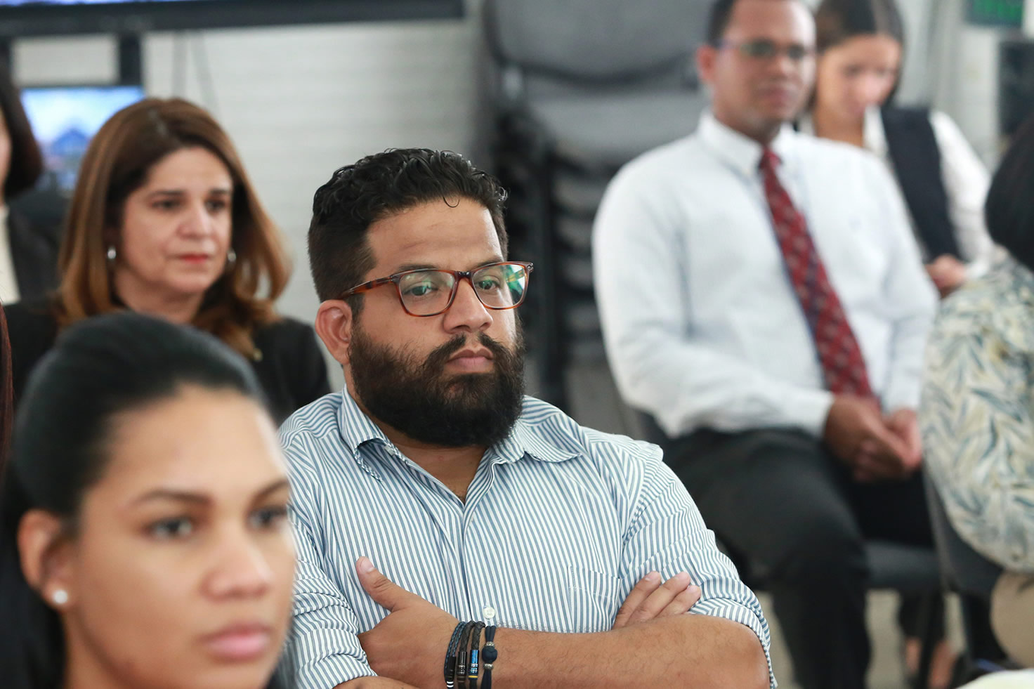 Colaboradores asistentes en la firma del convenio