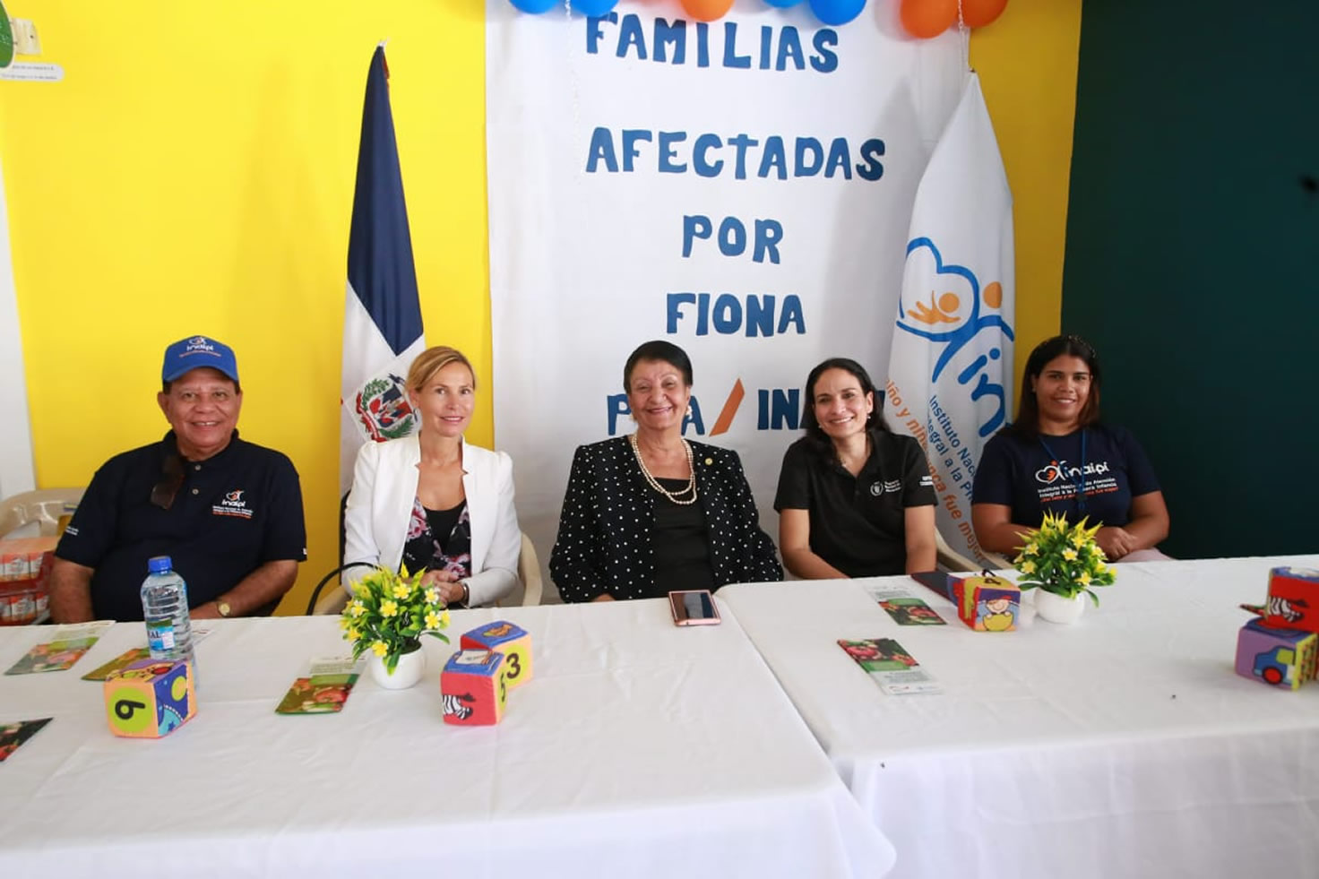 Besaida Santana, Directora del Inaipi junto al Programa Mundial de alimentos encabezan acto de entrega de alimentos