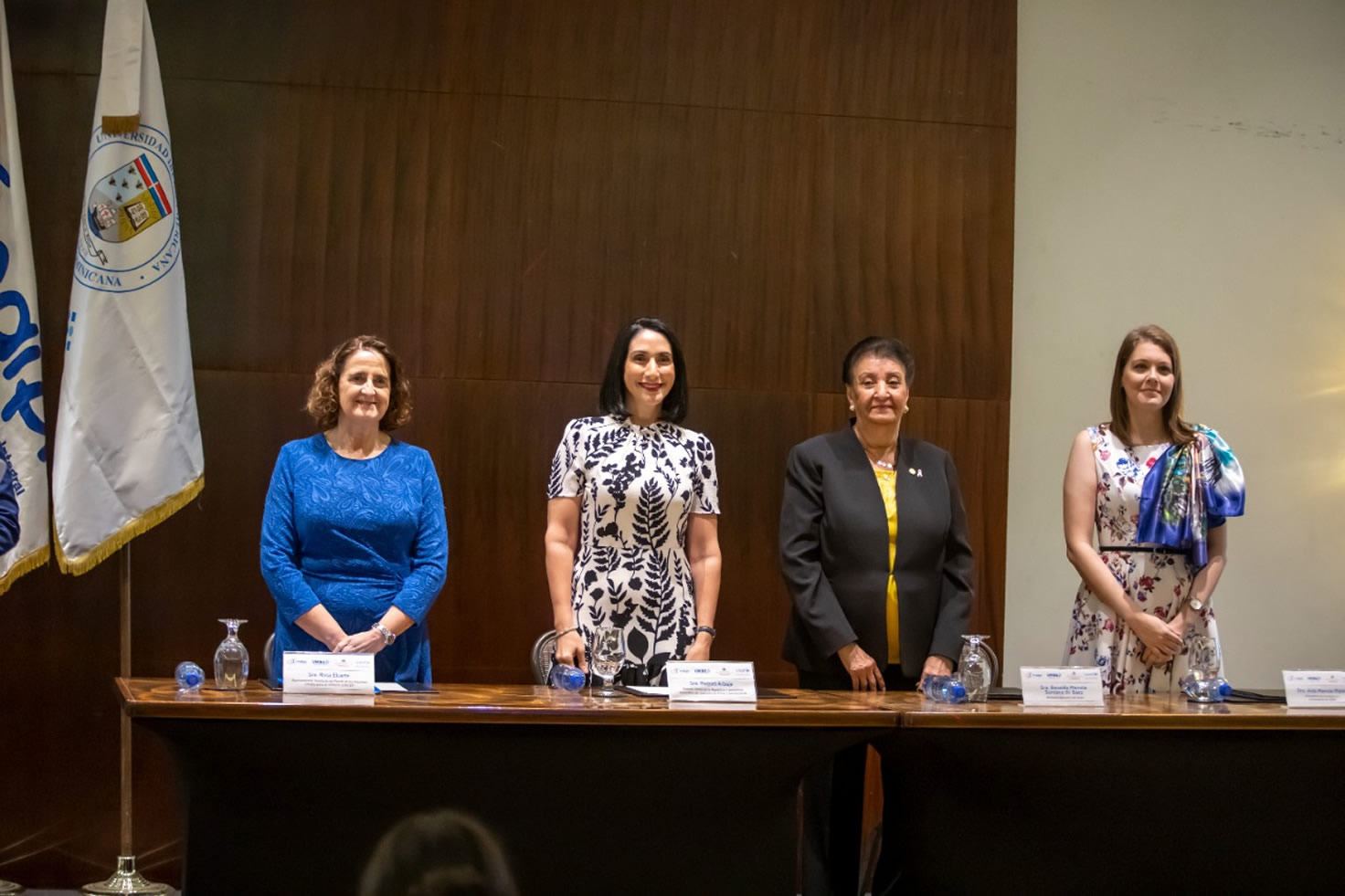 Rosa Elcarte, representante Residente en el país del Unicef, Raquel Arbaje, primera dama de la República y presidenta honorifica del Gabinete de Niñez y Adolescencia (Gana-RD), Besaida Manola Santana de Báez, directora ejecutiva del Inaipi y la doctora Aída Mencía-Ripley, vicerrectora de Investigación e Innovación de Unibe