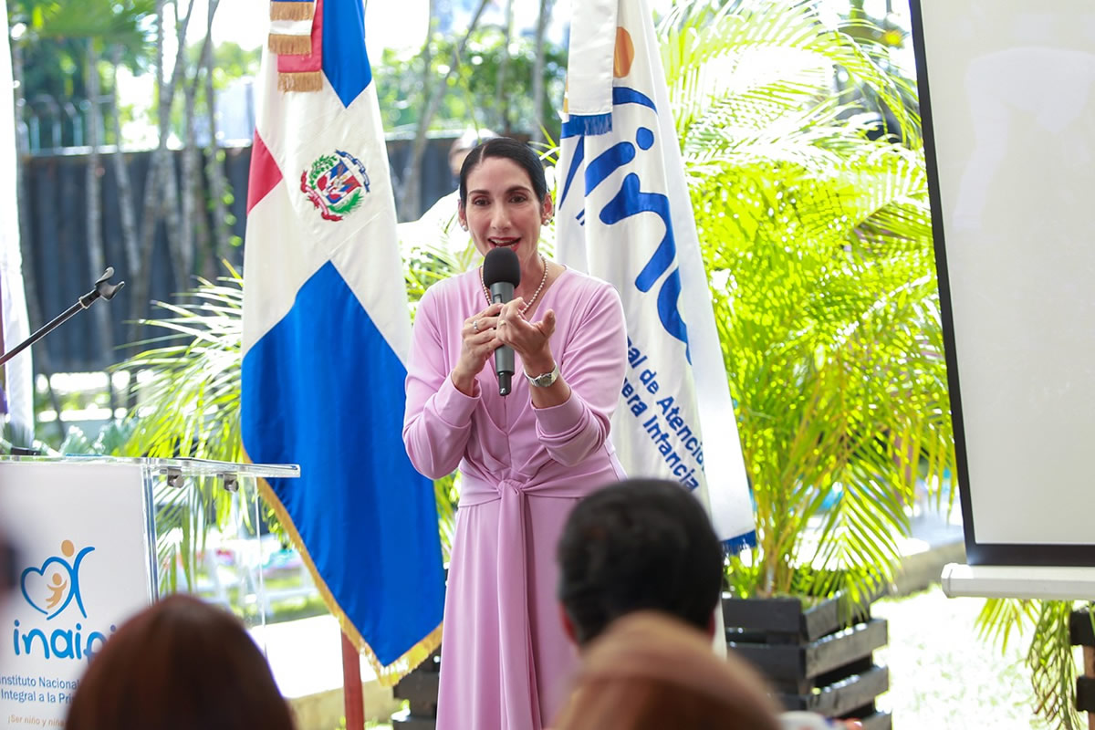 La primera dama Raquel Arbaje