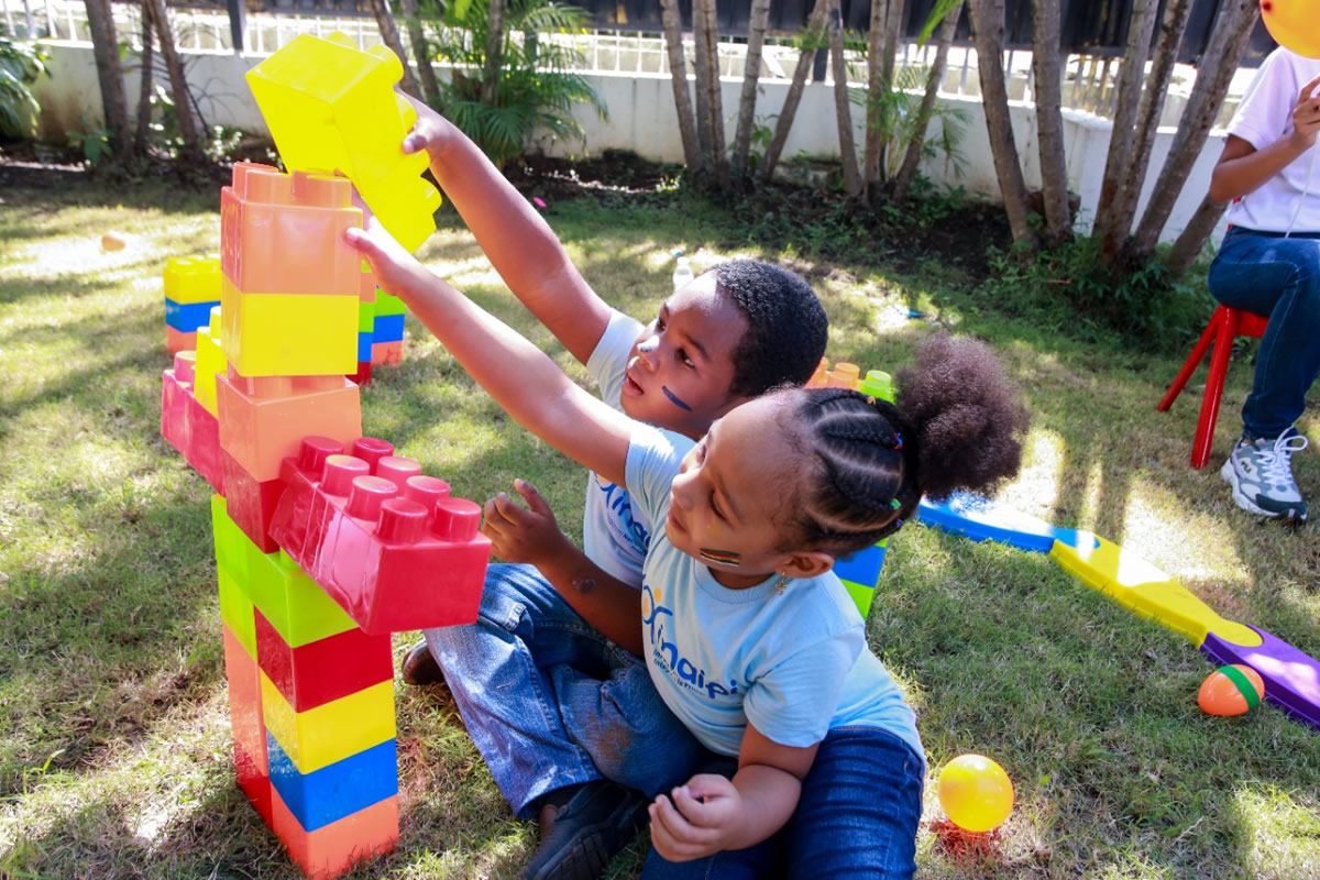 niños jugando en la actividad