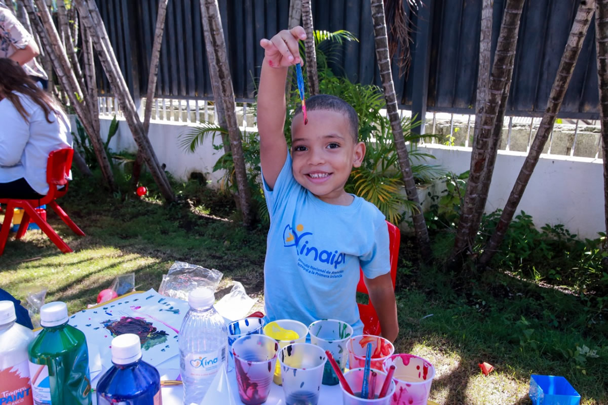 niño jugando en la actividad