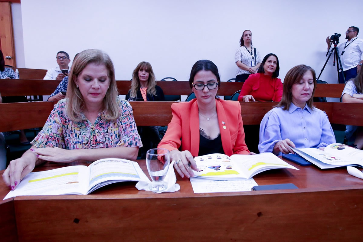 Ana Pisano, Yanett Rodríguez y Catalina Andújar