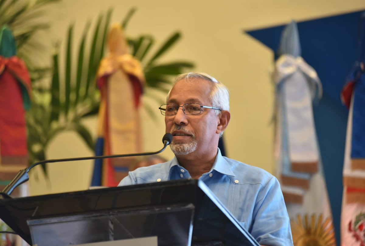 Doctor Ángel Hernández, Ministro de educación