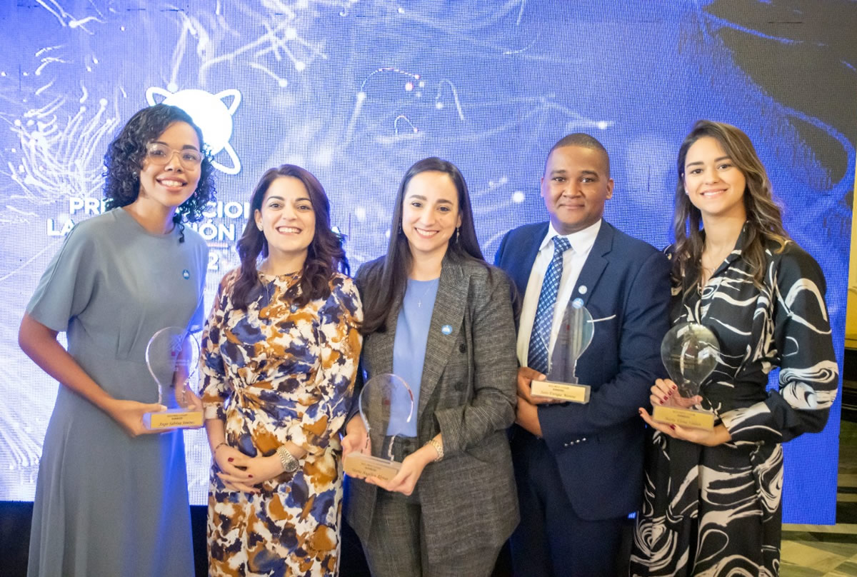 María Elena Valdez, Jairo Moreno, Angie Jiménez , María Alonso y Penélope Melo Ballesteros, directora de Desarrollo Infantil 