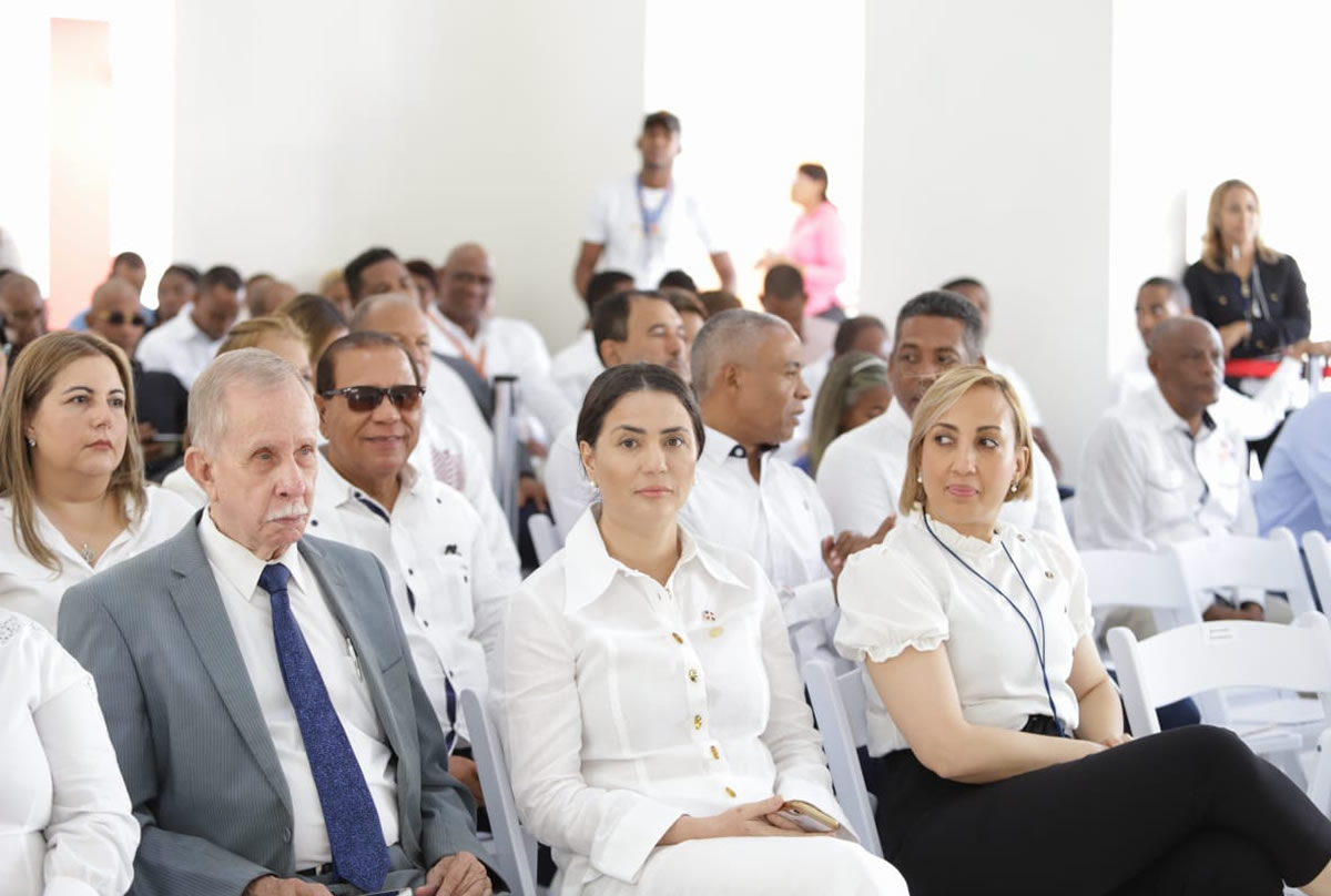 Personalidades presentes en el Acto