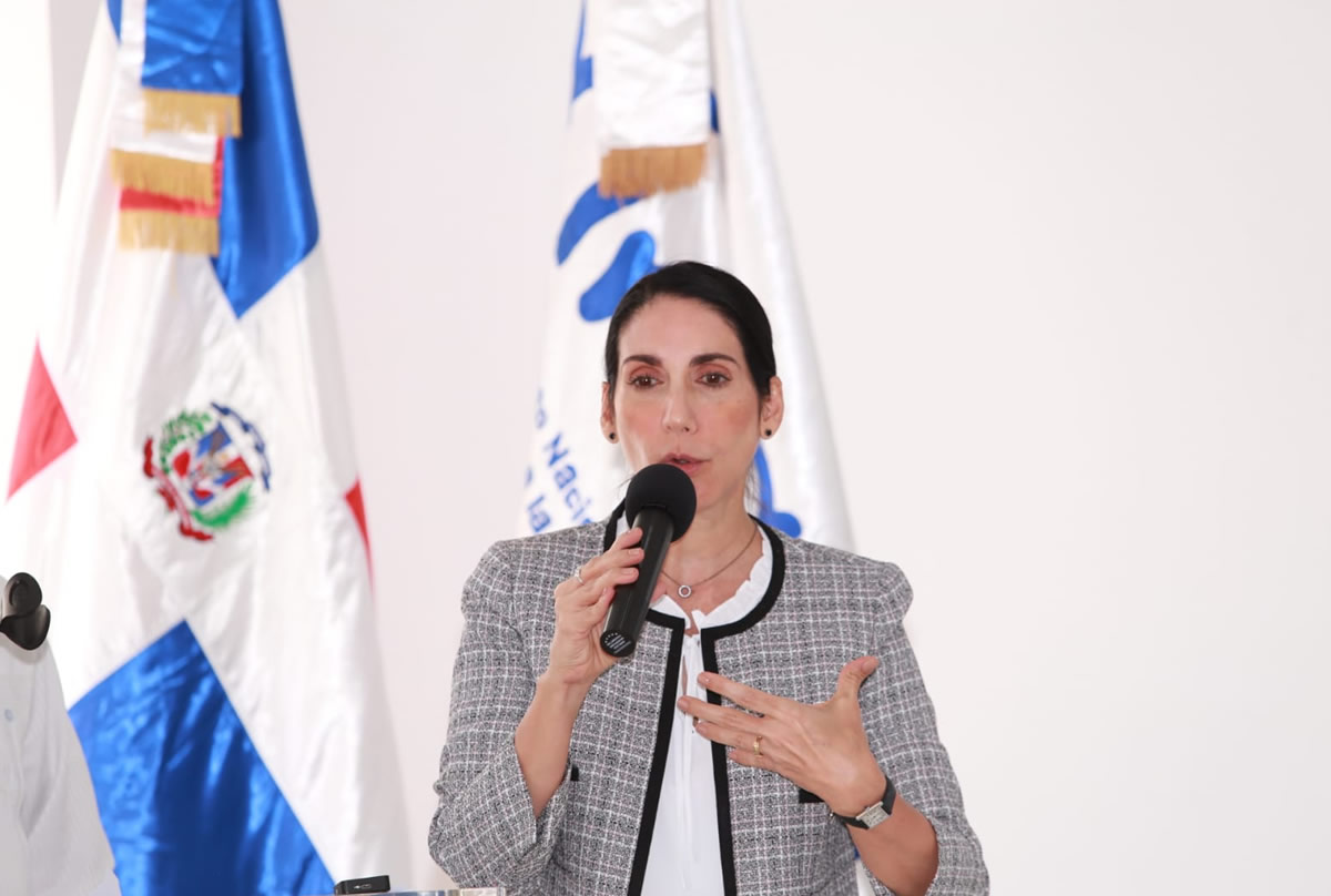  Raquel Arbaje, primera dama y presidenta del Gabinete de Niñez y Adolescencia (Gana-RD)
