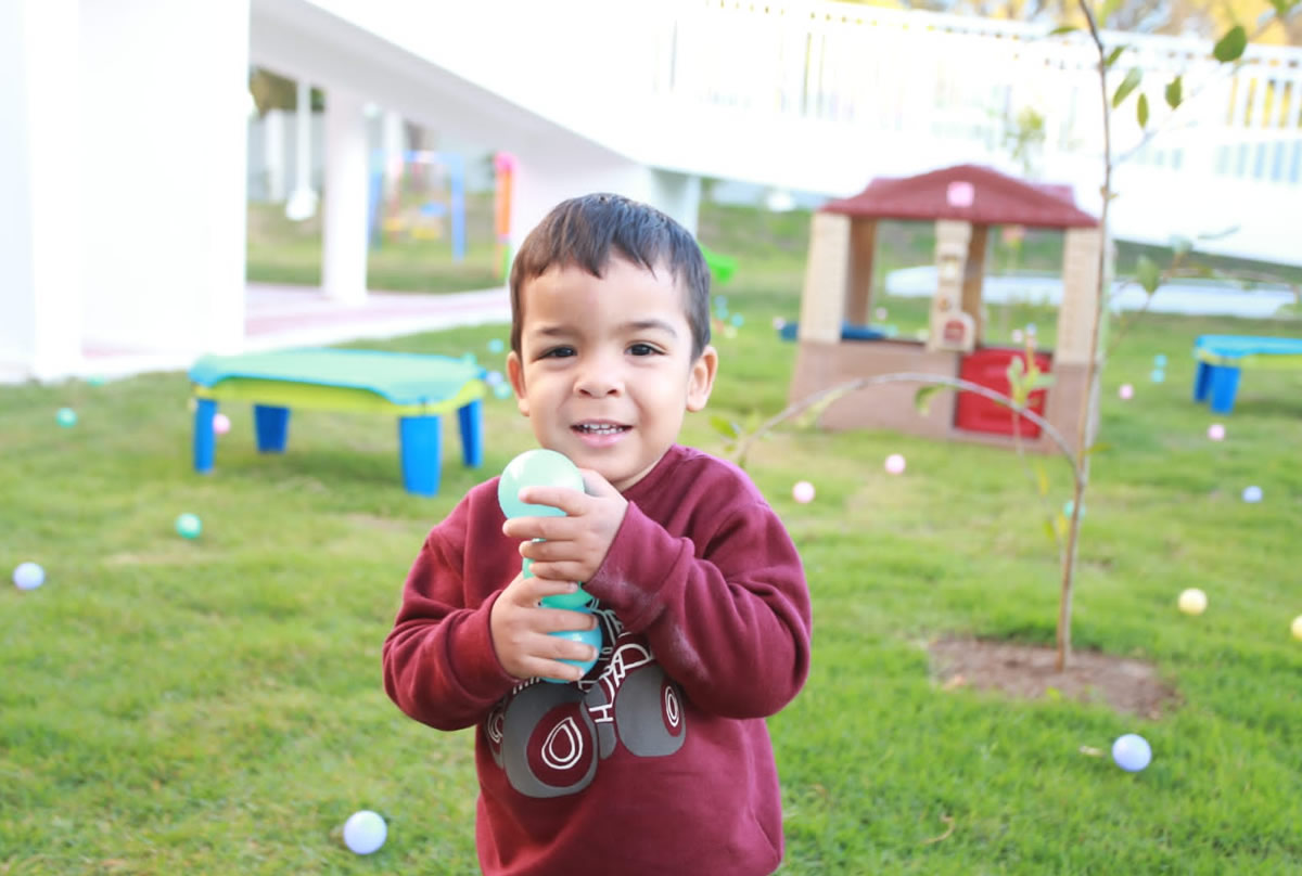 Niño en la estancia