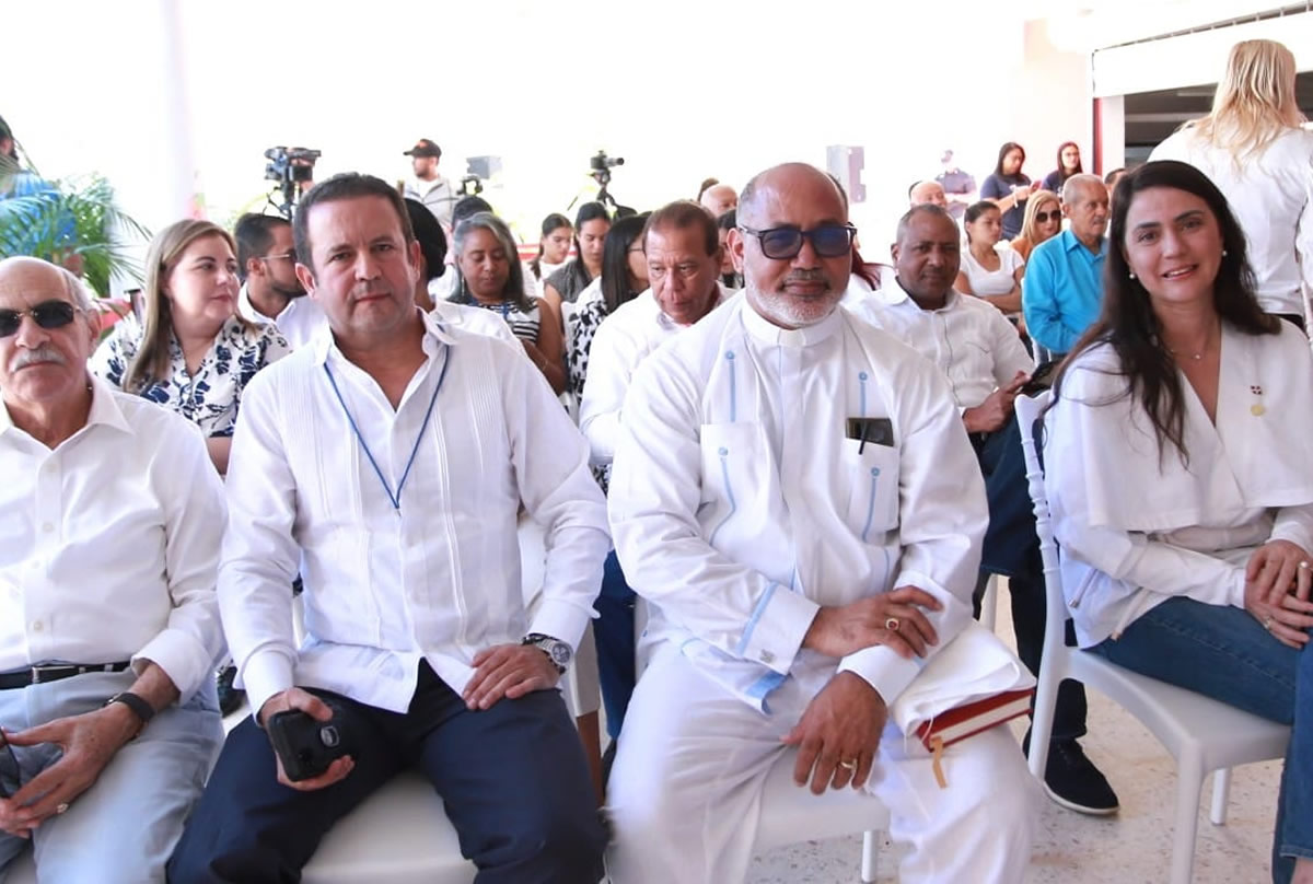 Invitados en el acto de inauguracion