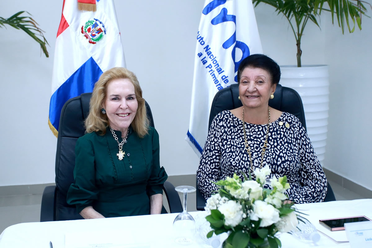 Lian Fanjul, presidenta de la Fundación MIR y Besaida Manola Santana, directora del INAIPI