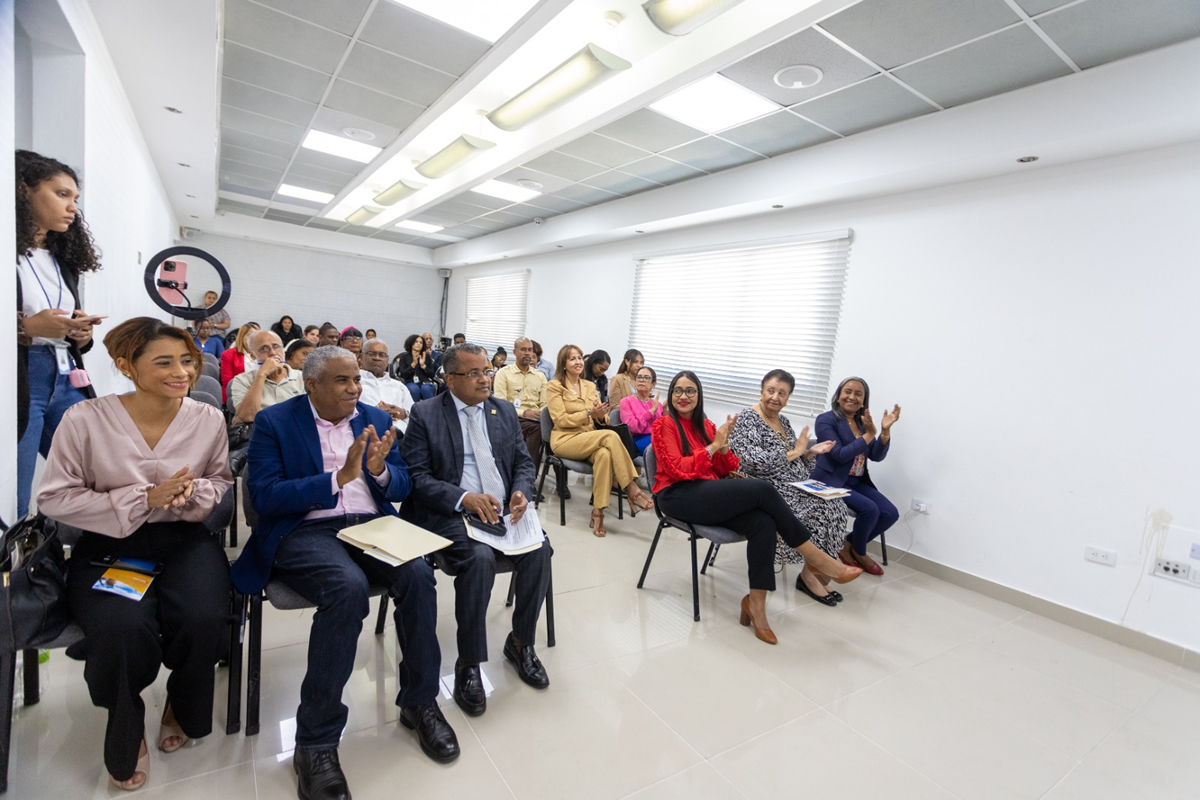 Personalidades que asistieron al acto 