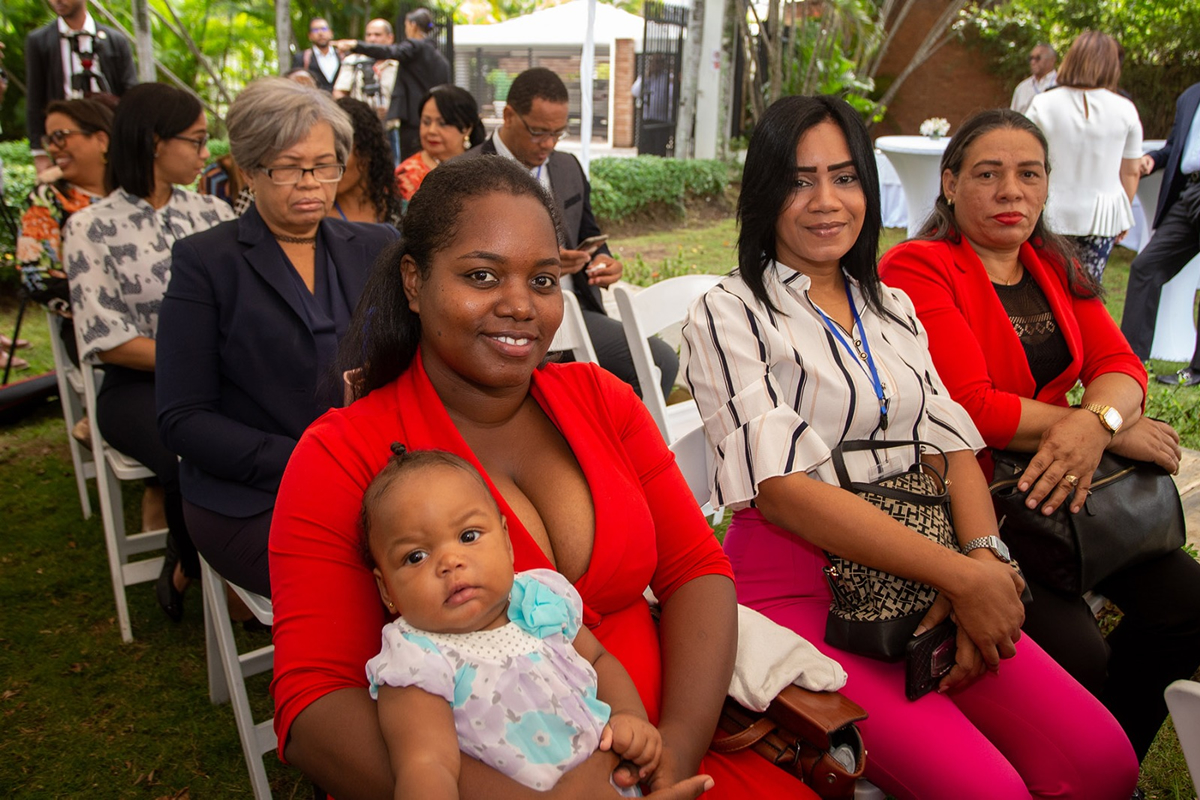 Personalidades que asistieron al acto 