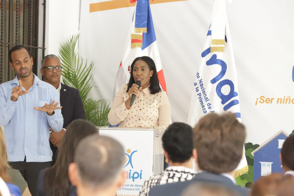 Marisol Gerónimo, dando las gracias en nombre de las familias