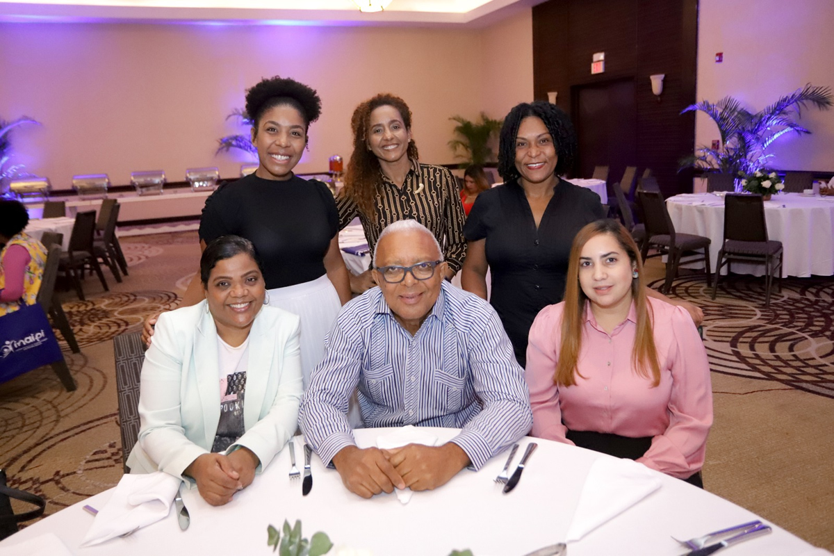 Personalidades que asistieron al encuentro